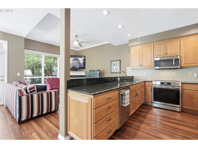 14710 DAVIS Ln, Lake Oswego, OR 97035