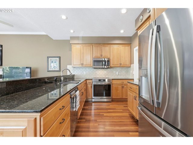 14710 DAVIS Ln, Lake Oswego, OR 97035