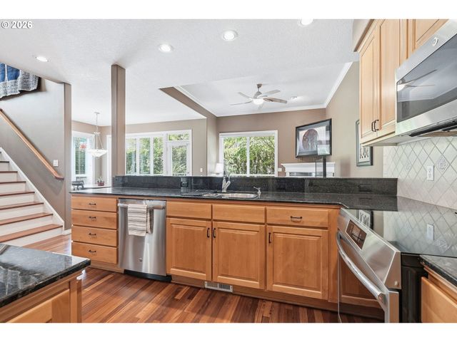 14710 DAVIS Ln, Lake Oswego, OR 97035