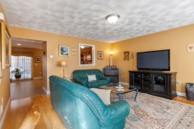 14 Jill's Way 14, Tewksbury, MA 01876