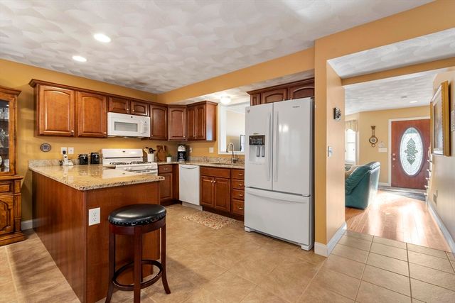 14 Jill's Way 14, Tewksbury, MA 01876