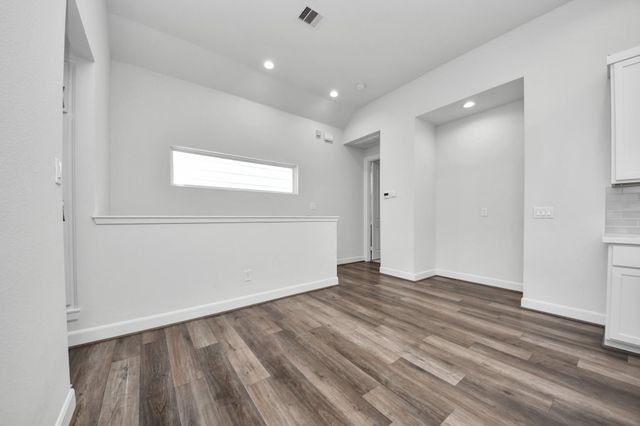 9577 Neuens Road B, Houston, TX 77080
