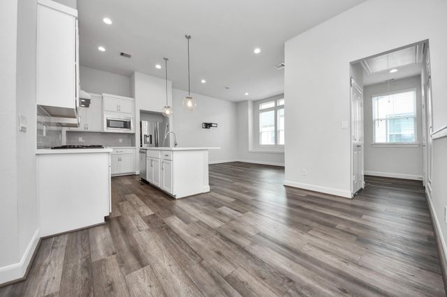 9577 Neuens Road B, Houston, TX 77080