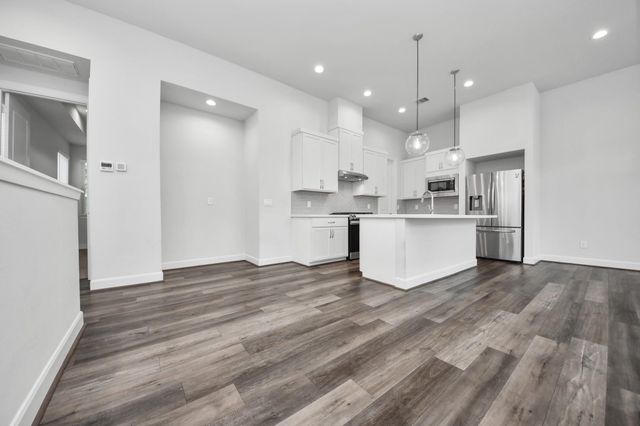 9577 Neuens Road B, Houston, TX 77080