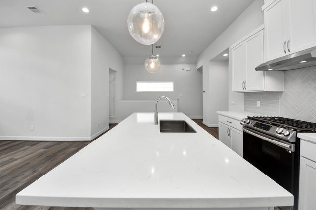 9577 Neuens Road B, Houston, TX 77080