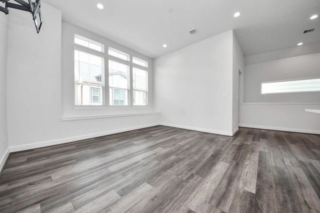 9577 Neuens Road B, Houston, TX 77080