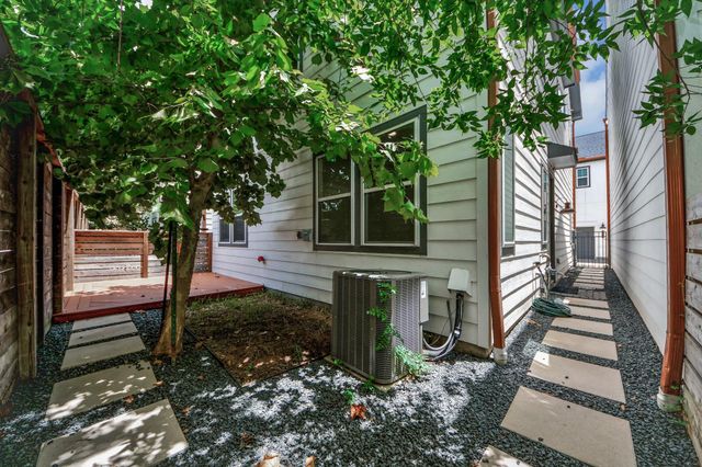 9577 Neuens Road B, Houston, TX 77080