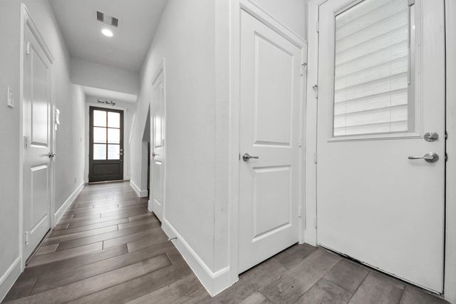 9577 Neuens Road B, Houston, TX 77080