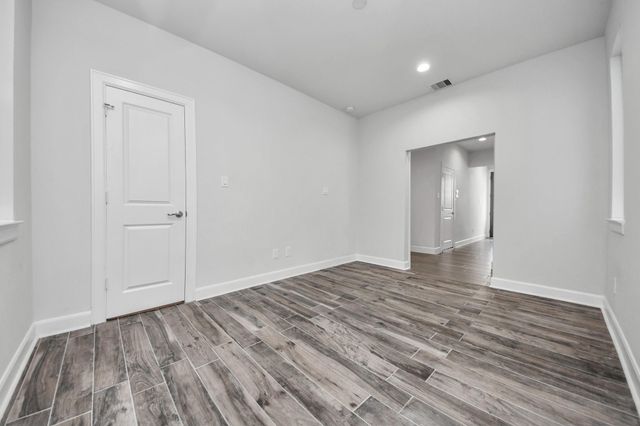 9577 Neuens Road B, Houston, TX 77080