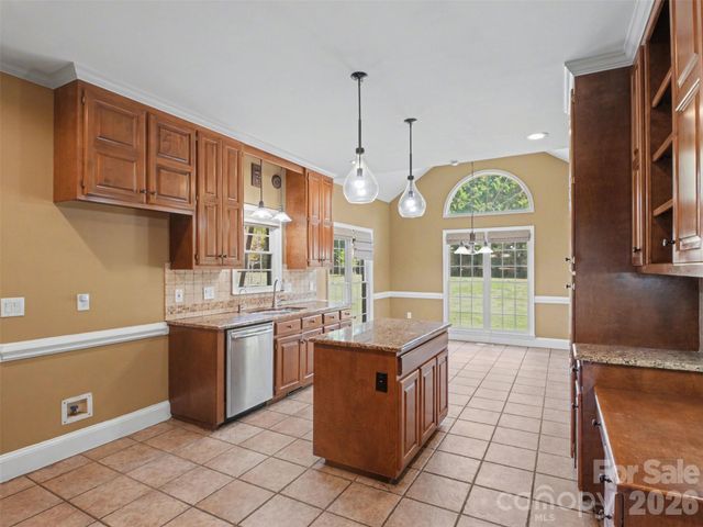 6021 Havencrest Court NW, Concord, NC 28027