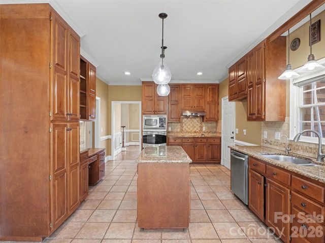 6021 Havencrest Court NW, Concord, NC 28027