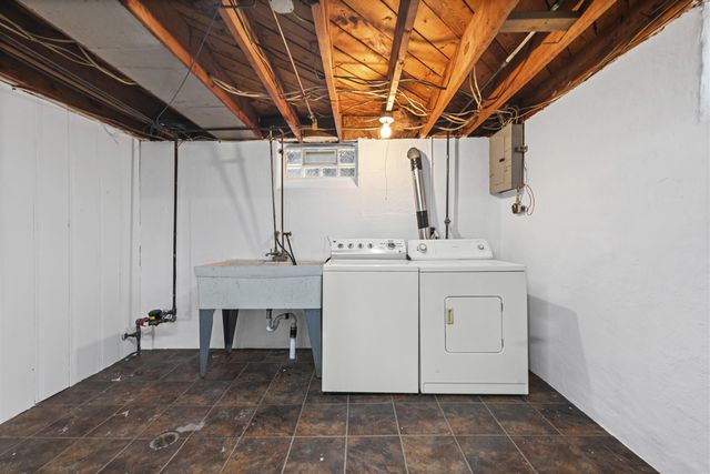 15887 Beech Daly, Redford, MI 48239