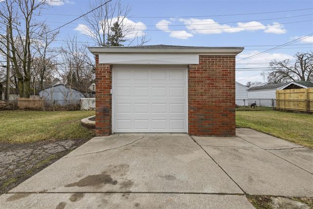 15887 Beech Daly, Redford, MI 48239