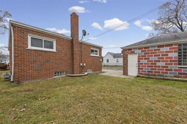 15887 Beech Daly, Redford, MI 48239