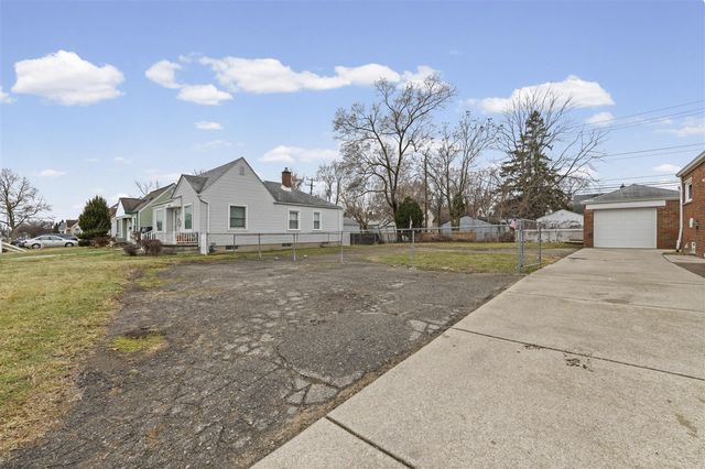 15887 Beech Daly, Redford, MI 48239