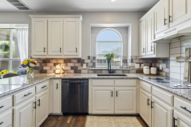 2813 Flint Rock Drive, Fort Worth, TX 76131