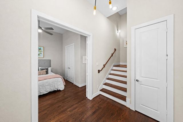 5809 E Post Oak Lane, Houston, TX 77055