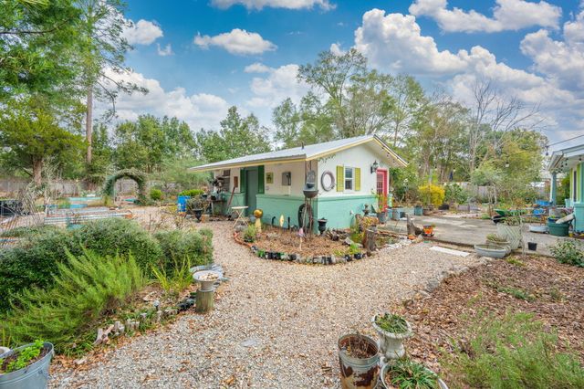 71 Oaklawn Drive, Defuniak Springs, FL 32435