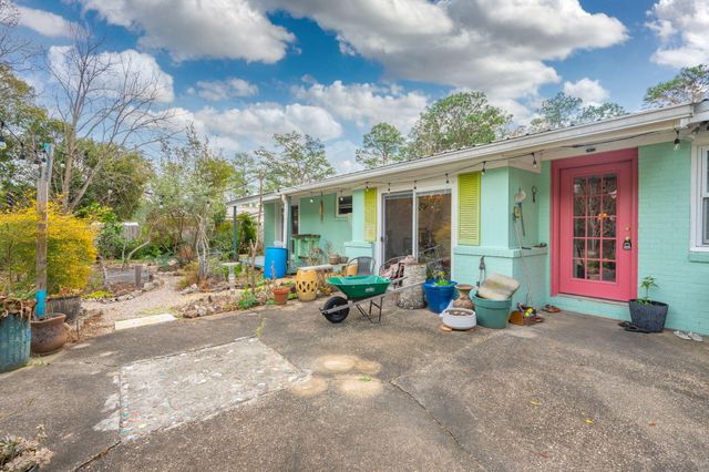 71 Oaklawn Drive, Defuniak Springs, FL 32435