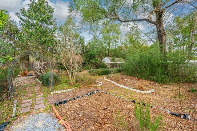 71 Oaklawn Drive, Defuniak Springs, FL 32435