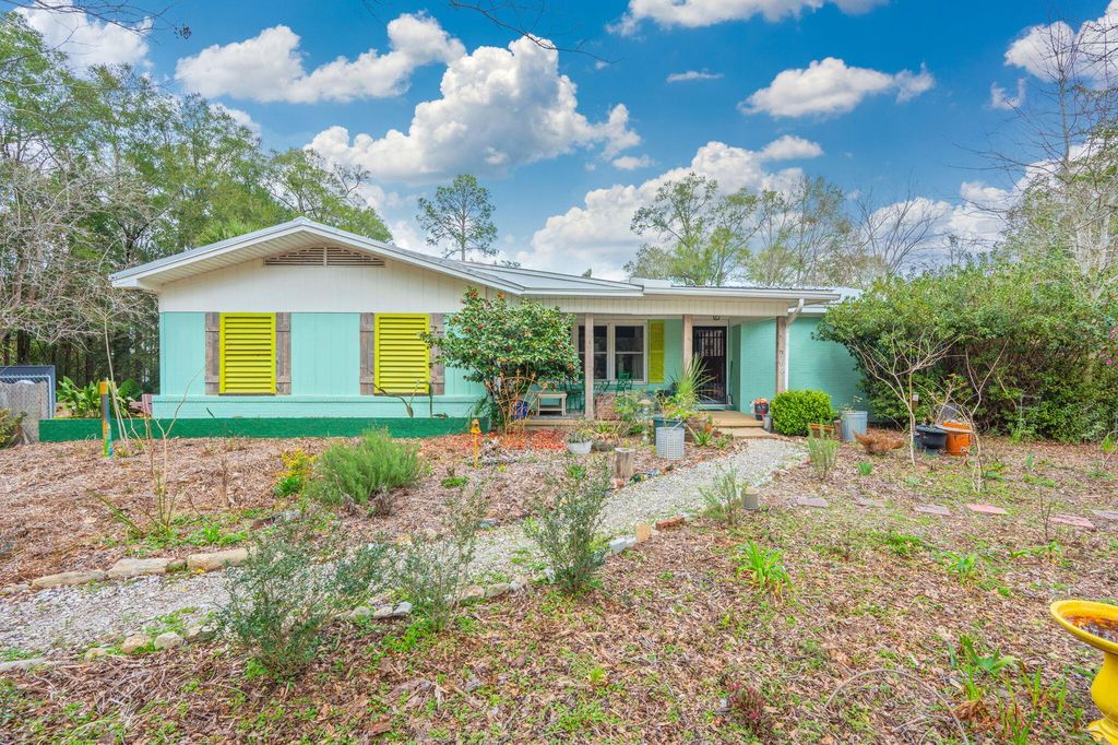 71 Oaklawn Drive, Defuniak Springs, FL 32435