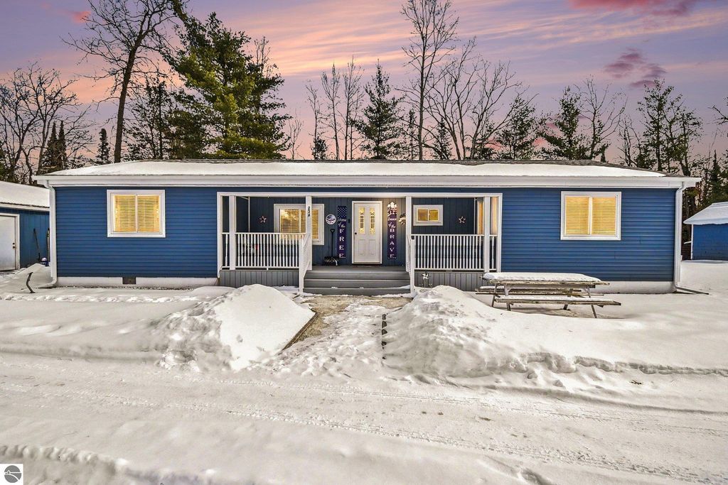 Image 21 of property listing at 234 W Elder, Harrison, MI 48625