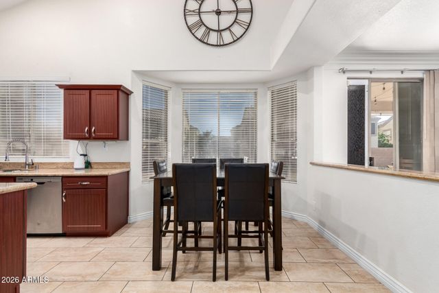 5273 W ANGELA Drive, Glendale, AZ 85308