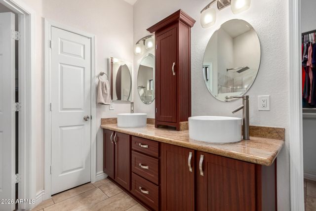 5273 W ANGELA Drive, Glendale, AZ 85308