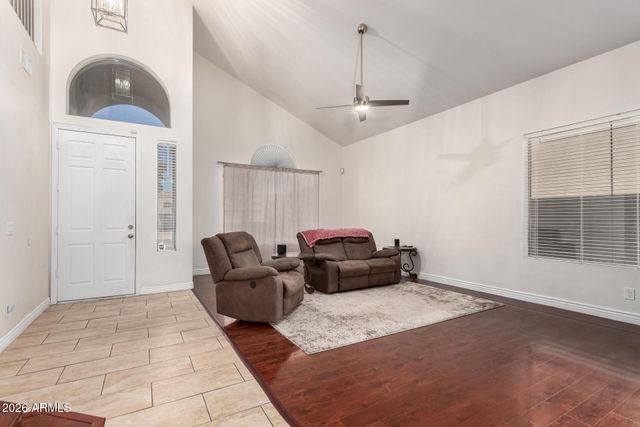 5273 W ANGELA Drive, Glendale, AZ 85308