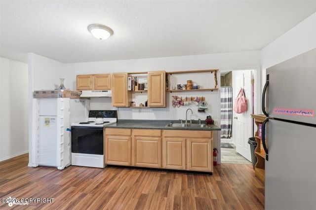 2762 S Walnut Wood Drive, Wasilla, AK 99623