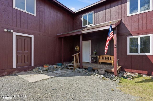 2762 S Walnut Wood Drive, Wasilla, AK 99623