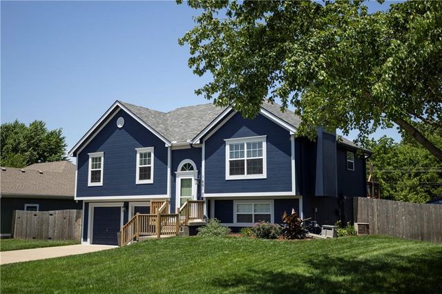 18912 E 12th Street S, Independence, MO 64057