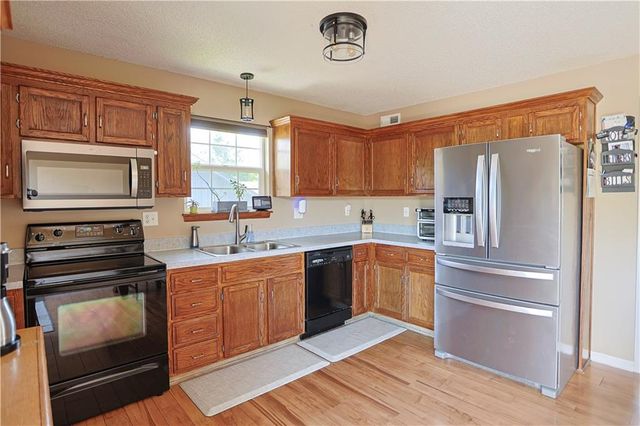 18912 E 12th Street S, Independence, MO 64057