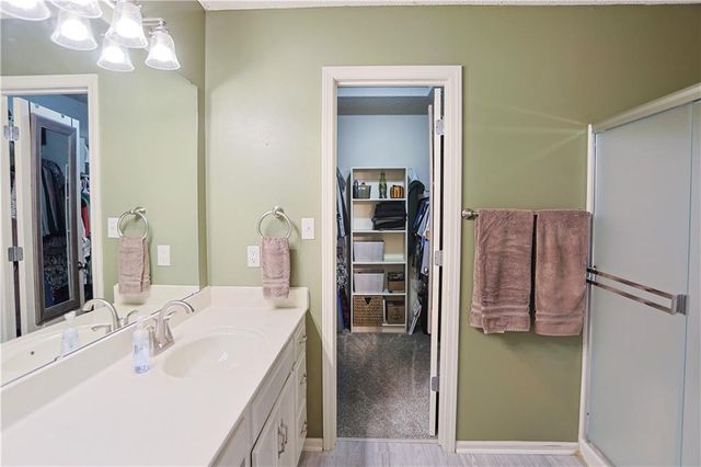 18912 E 12th Street S, Independence, MO 64057
