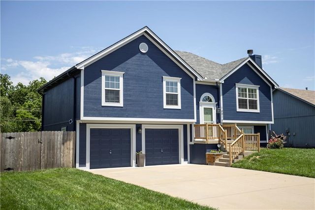 18912 E 12th Street S, Independence, MO 64057