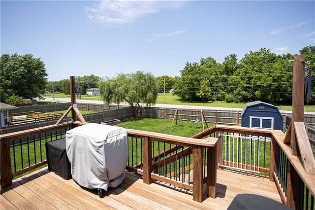 18912 E 12th Street S, Independence, MO 64057