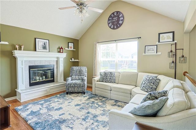18912 E 12th Street S, Independence, MO 64057