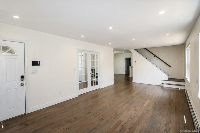 987 Kings Parkway, North Baldwin, NY 11510