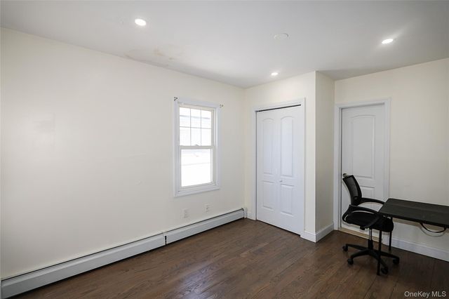 987 Kings Parkway, North Baldwin, NY 11510