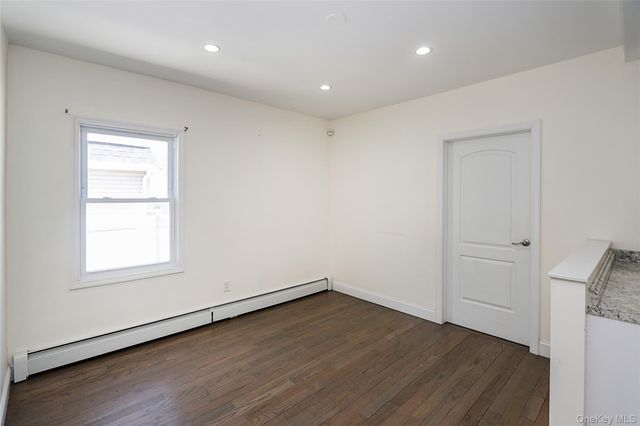 987 Kings Parkway, North Baldwin, NY 11510