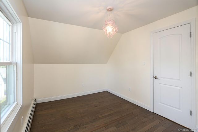 987 Kings Parkway, North Baldwin, NY 11510