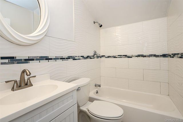 987 Kings Parkway, North Baldwin, NY 11510