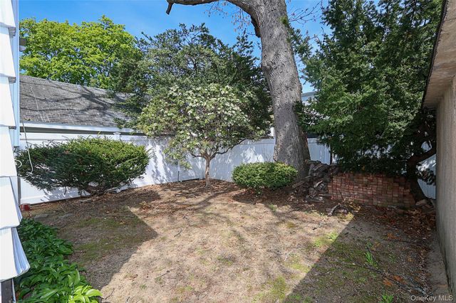 987 Kings Parkway, North Baldwin, NY 11510