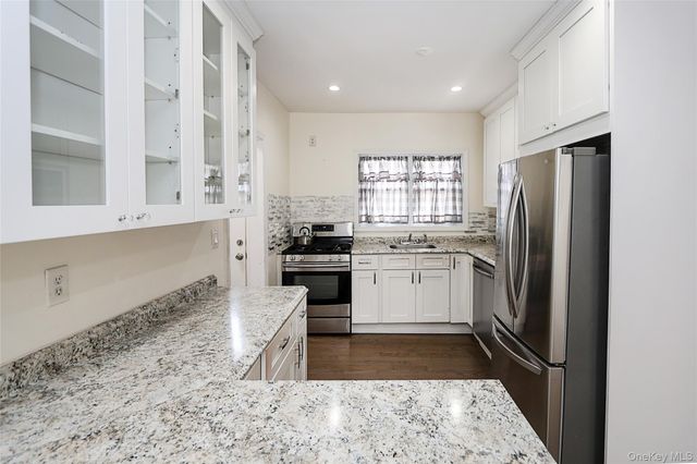 987 Kings Parkway, North Baldwin, NY 11510