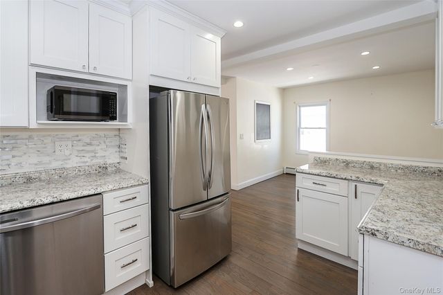 987 Kings Parkway, North Baldwin, NY 11510