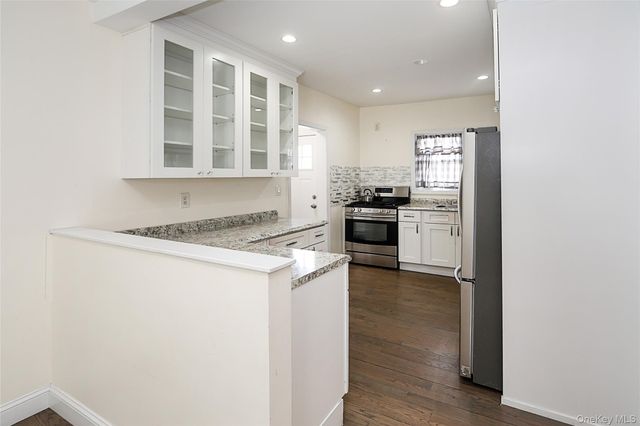 987 Kings Parkway, North Baldwin, NY 11510