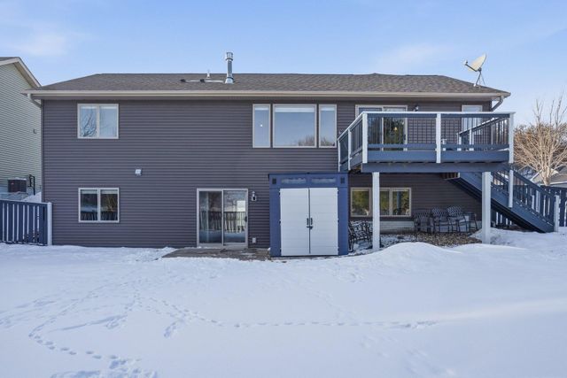 354 Glenmeadow Street, River Falls, WI 54022