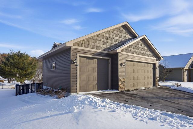 354 Glenmeadow Street, River Falls, WI 54022