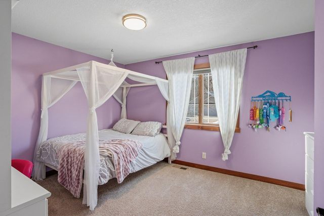 354 Glenmeadow Street, River Falls, WI 54022