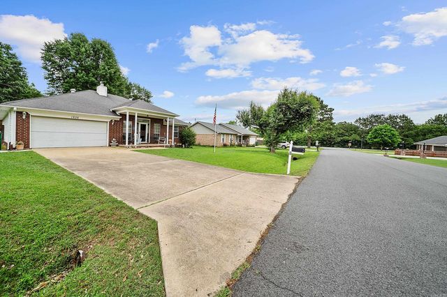 1806 Pinewood, Beebe, AR 72012